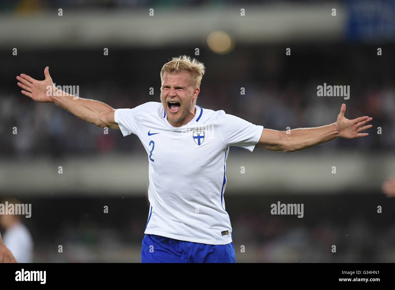 Verona, Italy. 6th June, 2016. International friendly match between Italy and Finland national teams played in Stadio Marc`Antonio Bentegodi, Verona Italy. The match, which Italy won with a 2-0 score, was part of their preparation for the Euro 2016. Antonio Candreva (27’ penalty kick) and Daniele de Rossi (71’) scored the goals Stock Photo